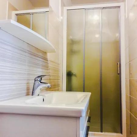 Lejlighed In Mit Privatem Balkon Palit